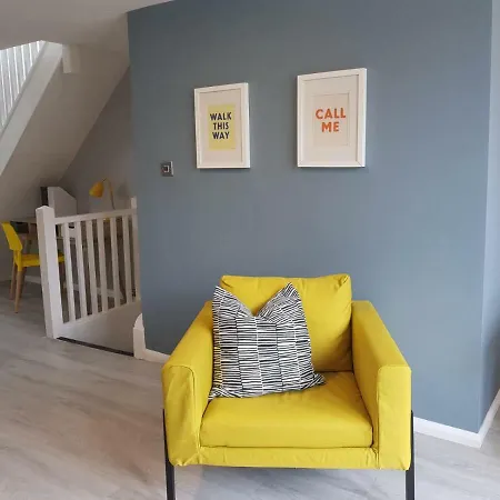 Bell Hill Apartment