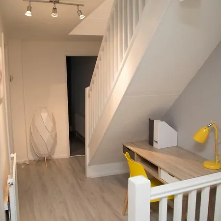 Apartment Bell Hill