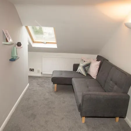Bell Hill Apartment *