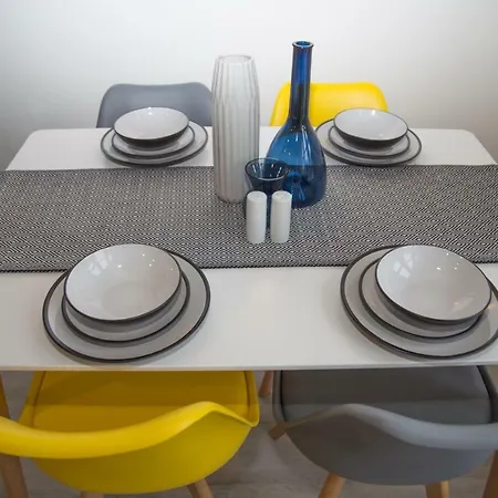 Bell Hill Apartment *