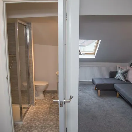 Bell Hill Apartment *